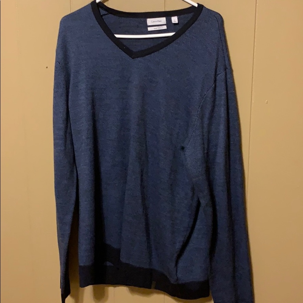 Long Sleeve v- neck sweater